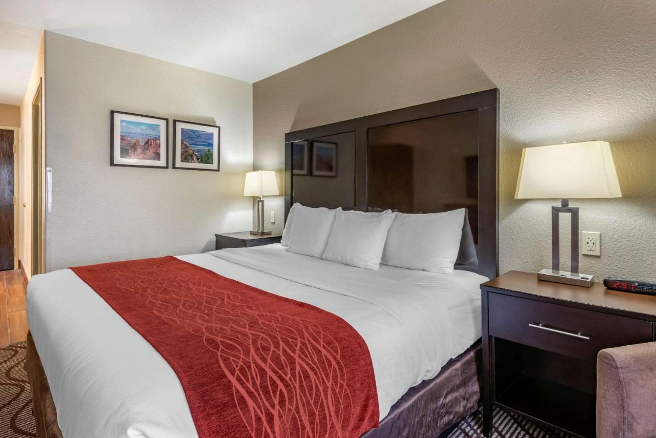 Comfort Inn & Suites Фрута Екстериор снимка