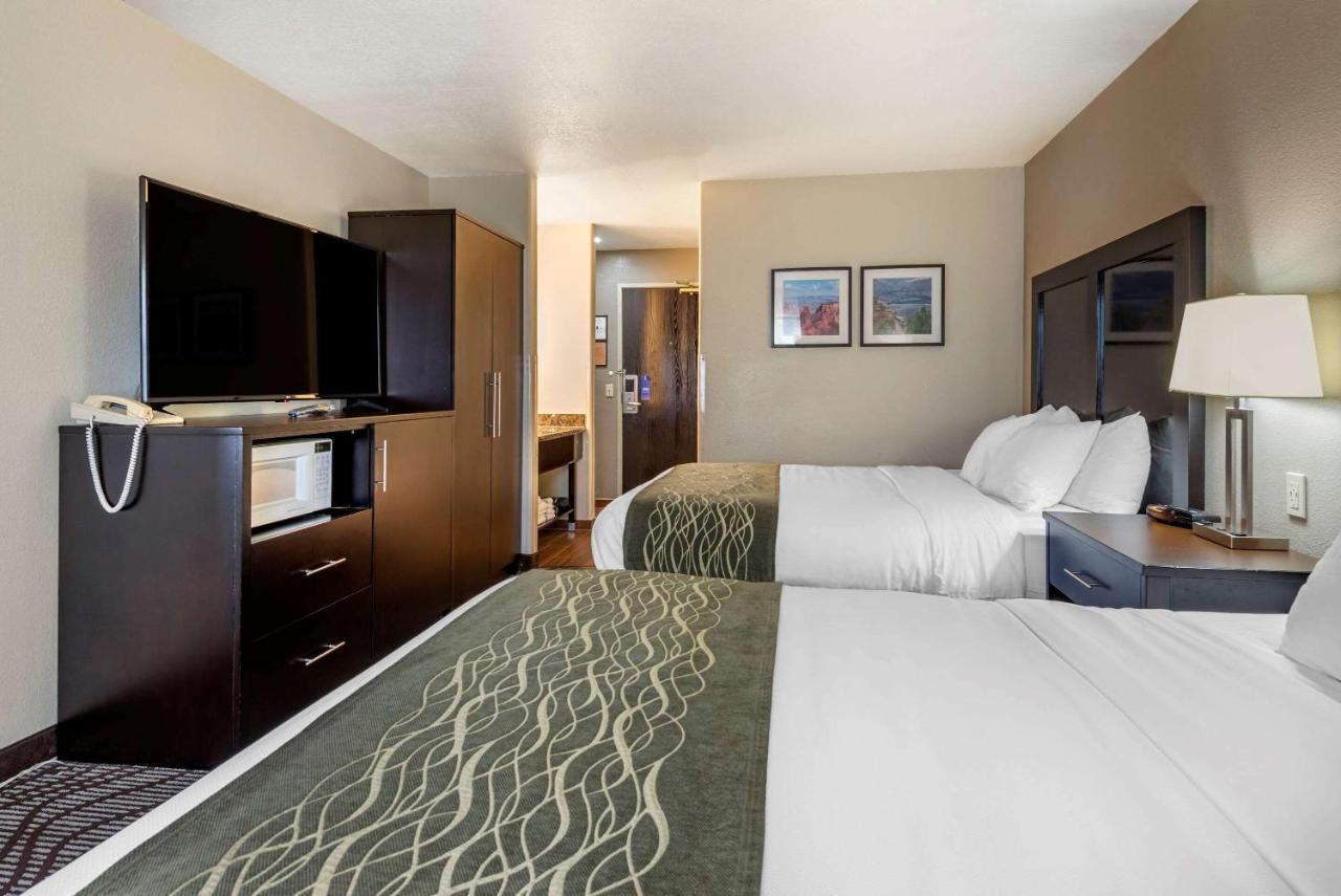 Comfort Inn & Suites Фрута Екстериор снимка