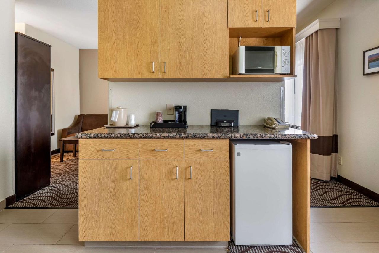 Comfort Inn & Suites Фрута Екстериор снимка