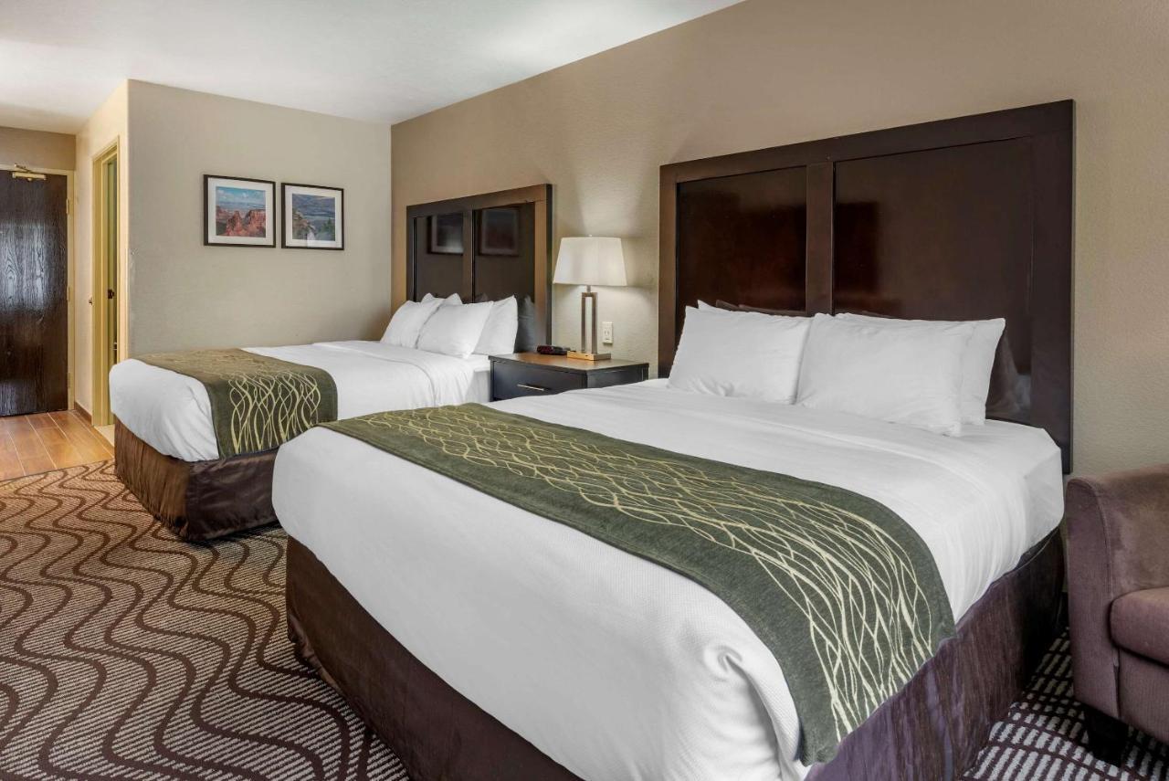 Comfort Inn & Suites Фрута Екстериор снимка
