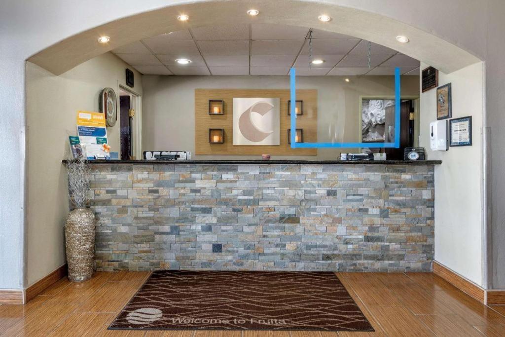 Comfort Inn & Suites Фрута Екстериор снимка