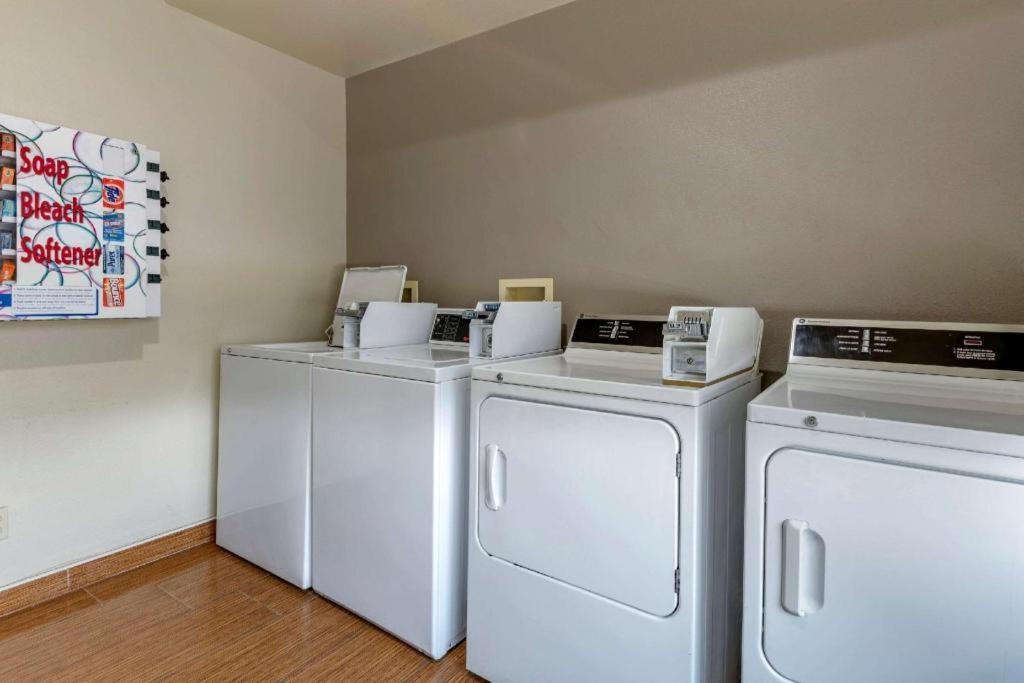 Comfort Inn & Suites Фрута Екстериор снимка