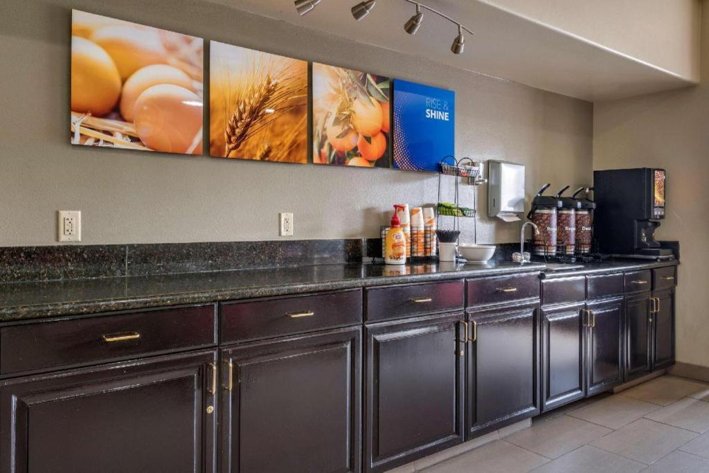 Comfort Inn & Suites Фрута Екстериор снимка