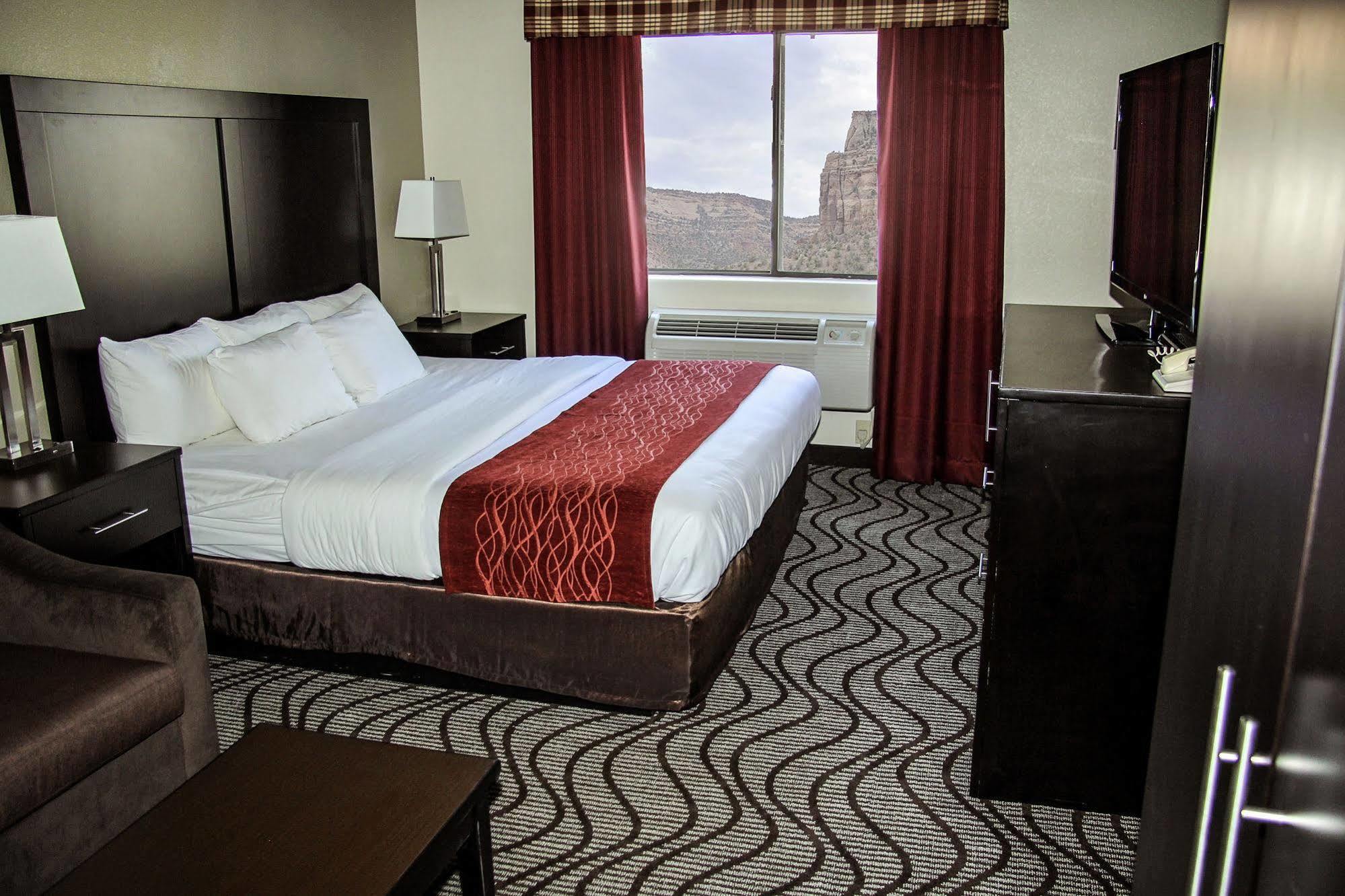 Comfort Inn & Suites Фрута Екстериор снимка