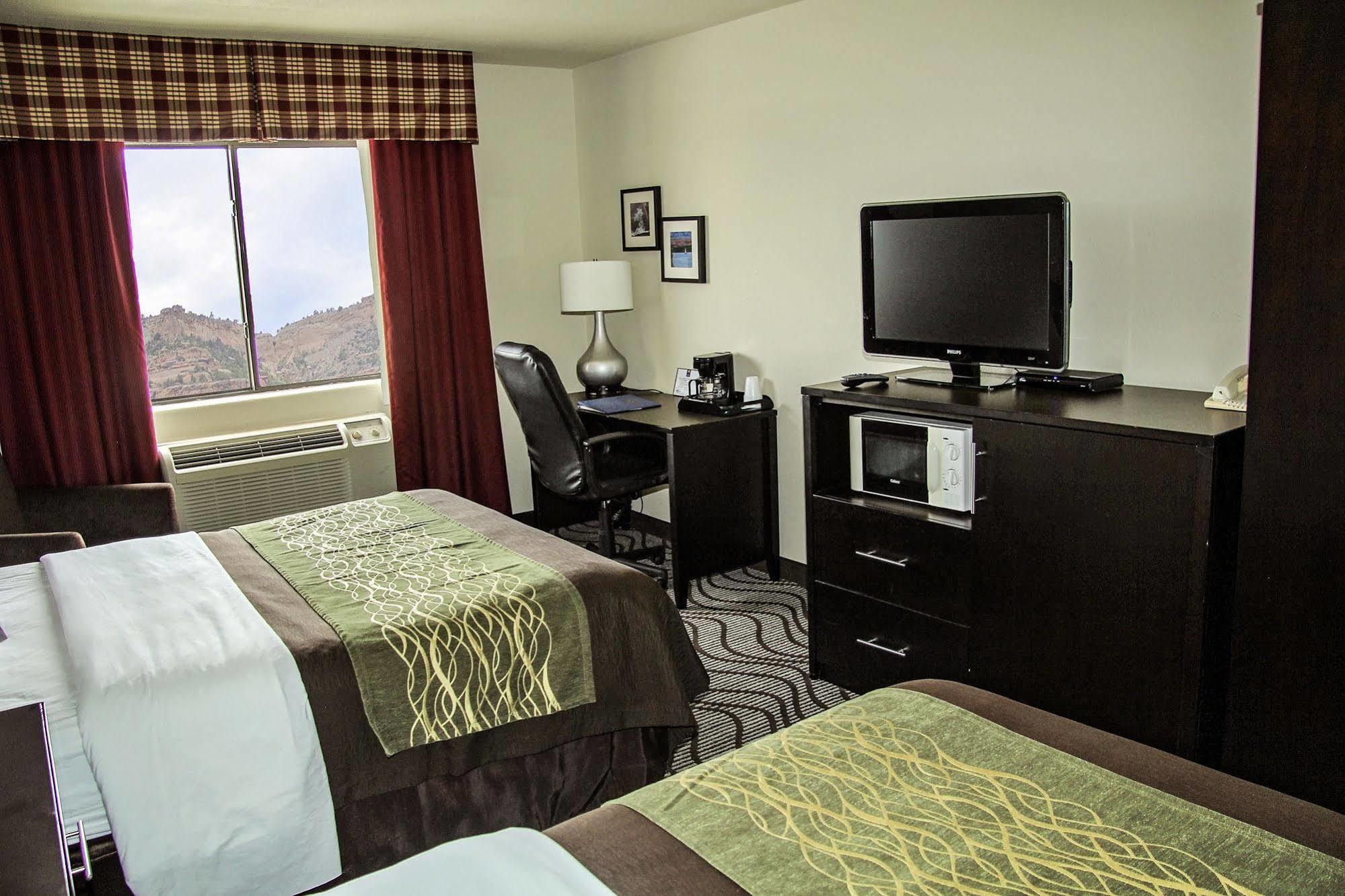 Comfort Inn & Suites Фрута Екстериор снимка
