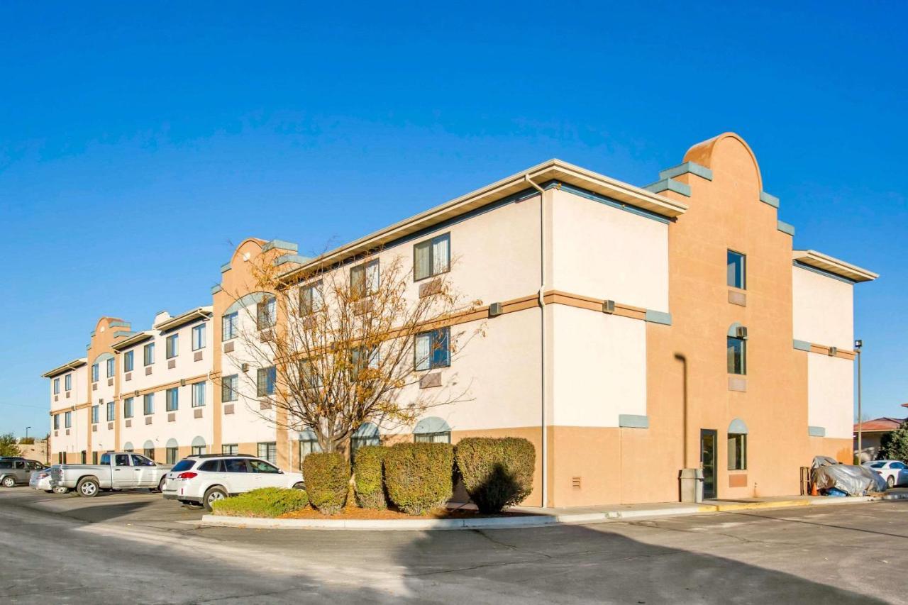 Comfort Inn & Suites Фрута Екстериор снимка